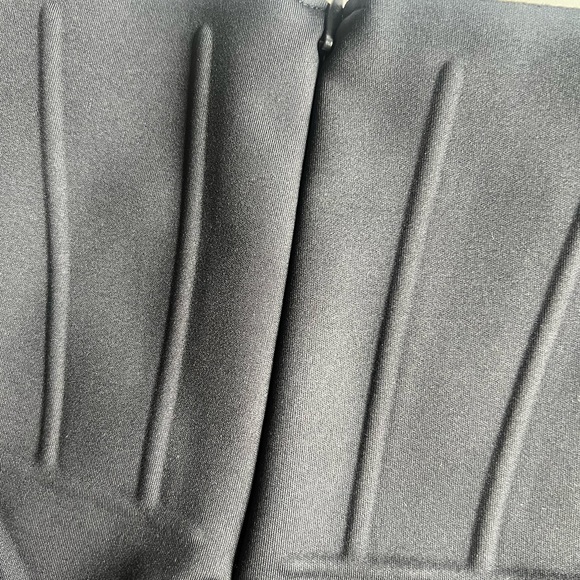 SKIMS Bonded Corset Short | NWT | Size SMALL | SOLD OUT & HARD TO FIND! - Picture 7 of 7